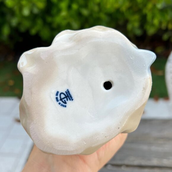 Vintage Girl holding Bird Dove Figurine, Tenora of Spain Rare Hard to Find - Picture 10 of 10